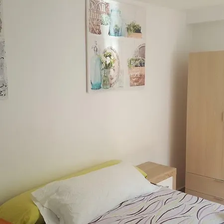 公寓 Love Apartament 阿利坎特